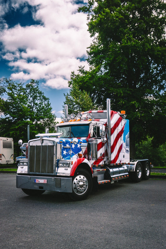 Stylish Vinyl Truck Decals to Showcase Your Patriotism